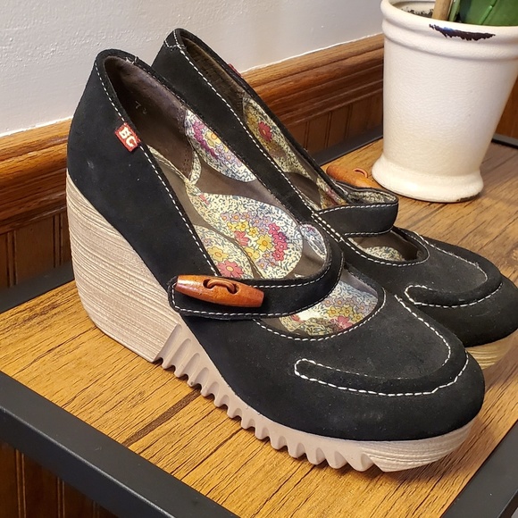 Shoes - Black Suede Wedge